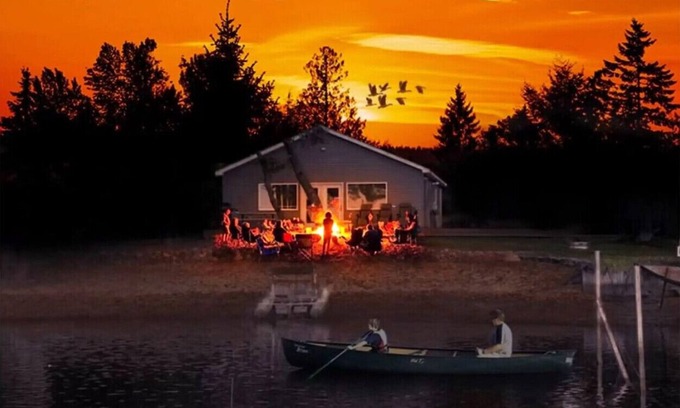 Au Gres Apartment | Cozy Home on Lake Huron II