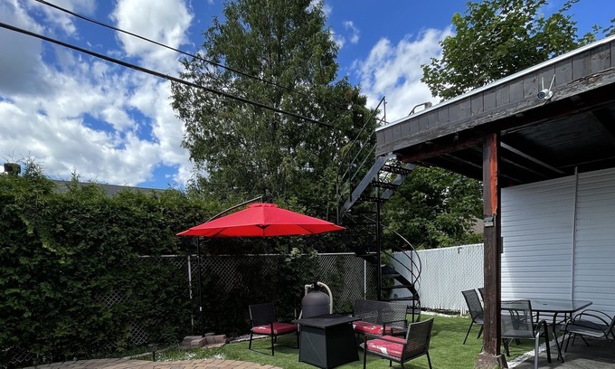 Saint-Leonard House | Cozy House in Heart of Montreal