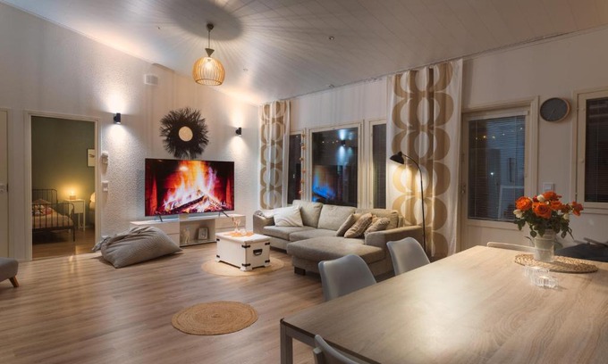 Rovaniemi Villa | Cozy House with Sauna and Jacuzzi