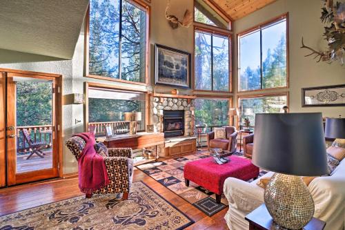 Idyllwild House | Cozy Idyllwild Cabin with Decks - Steps from Hiking!