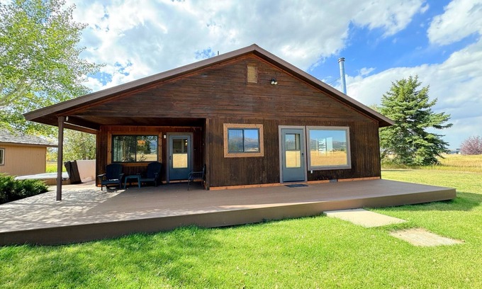 Hastings Farm House | Cozy Mountain Retreat w/Hot Tub, A/C + Teton Views