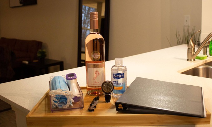 Westside Apartment | Cozy one bed-room mini suite studio 7 minutes to Trap Music Museum