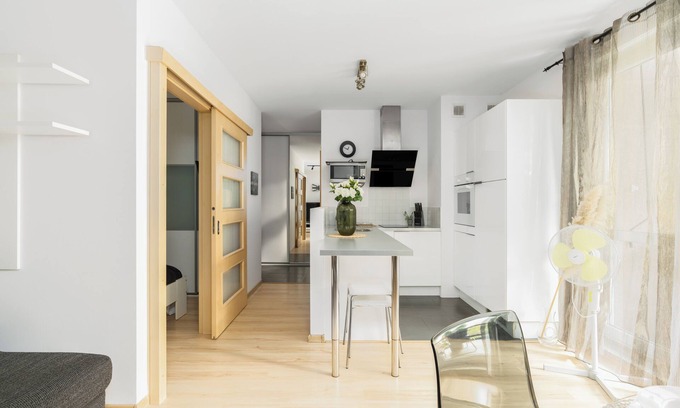 Stare Miasto District Apartment | Cozy Poznan Apartment by Renters