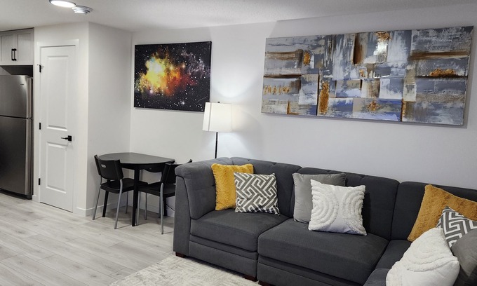Sage Hill House | Cozy & Private 1-Bedroom Basement Suite – Your Perfect Getaway!