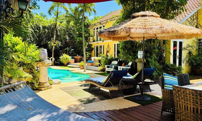 Navarro House | Cozy, private house with local flavor.