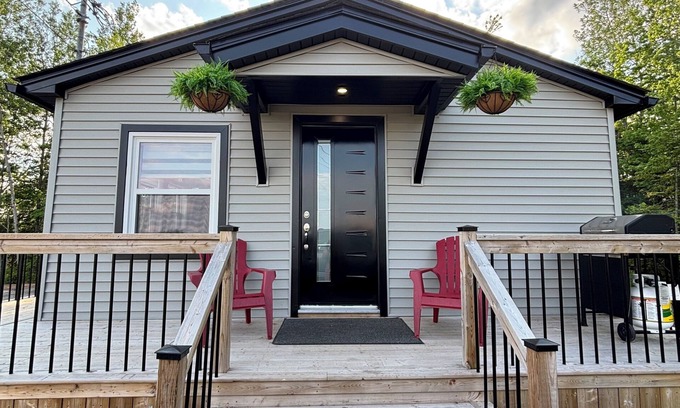 Sainte-Anne-de-Kent House | Cozy river view getaway along the Cocagne River.
