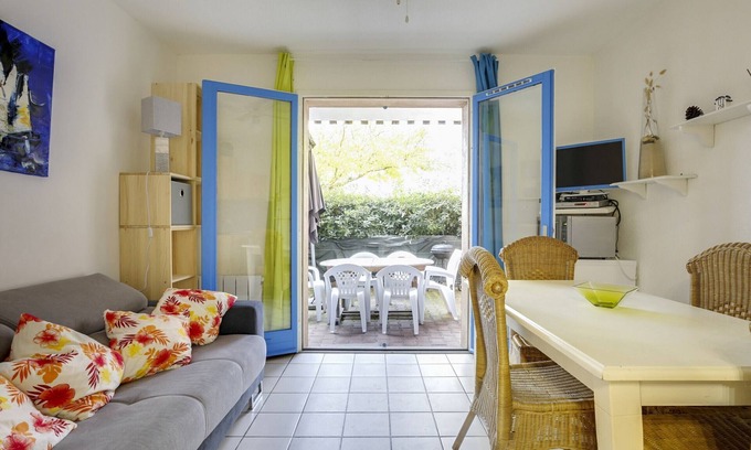 Biscarrosse Plage Apartment | Cozy Studio Cabin for 4 - Steps to Beach - Biscarrosse