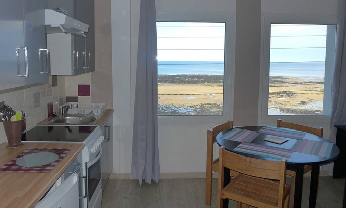 Langrune-sur-Mer Apartment | Cozy studio on the sea. 2/4 people. Completely redone