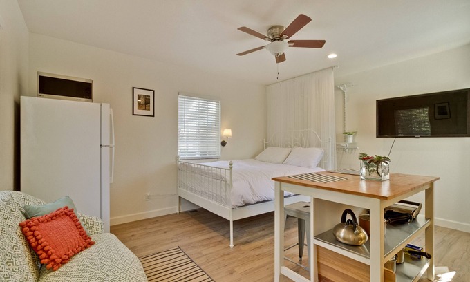 North Central House | Cozy studio with A/C 1B/1B in San Mateo, California. No pet/smoke