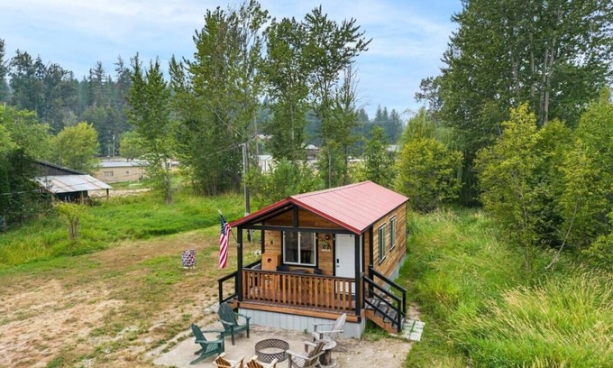 Sandpoint Cabin | Cozy Tiny Home Glamping Experience