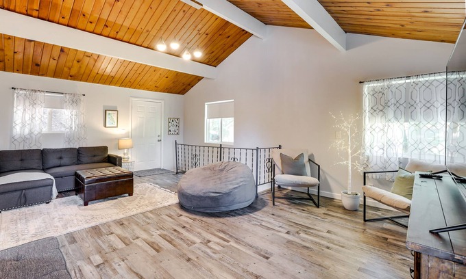 Lake Arrowhead Cottage | Cozy Twin Peaks Cottage: 4 Mi to Lake Arrowhead!