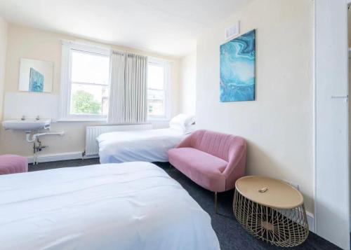 Kentish Town Apartment | Cozy Twin Room in Camden Town