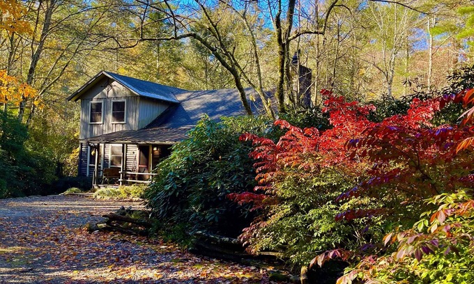 Highlands Cabin | Creek side log cabin in the woods.