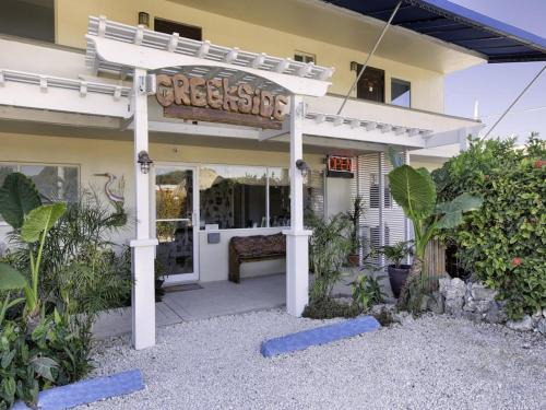 Tavernier Hotel | Creekside Inn Islamorada