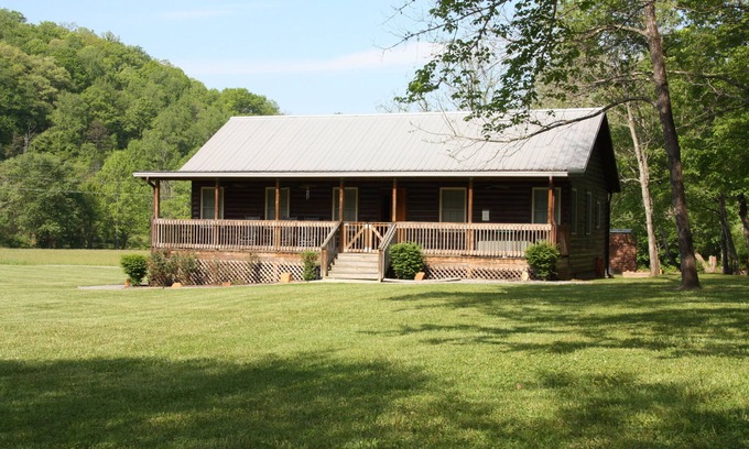 Whittier Cabin | Creekside with a relaxing hot tub/fire pit/grill; close to Casino/GSNP