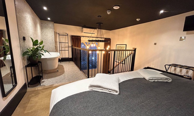 Cheltenham Apartment | Crescent Place by Mansley