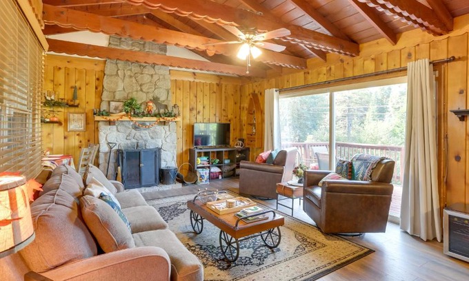 Crestline House | Crestline Cabin Close to Lake Arrowhead and Skiing