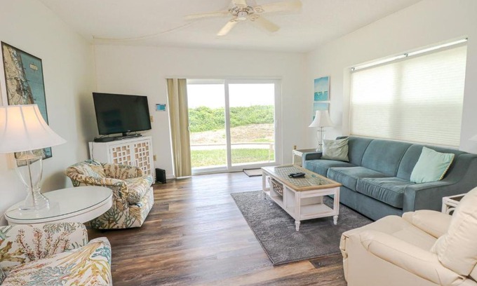 Butler Beach House | Creston House 11B