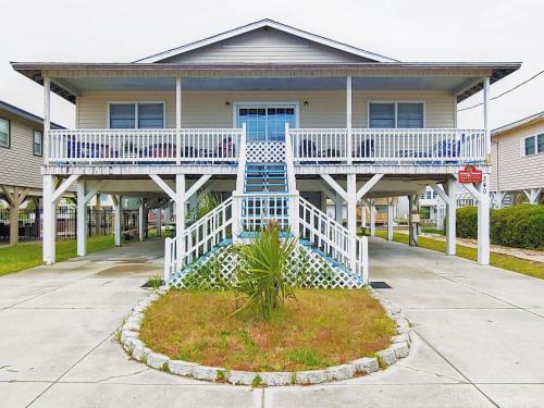 North Myrtle Beach House | Crews Nest in Cherry Grove