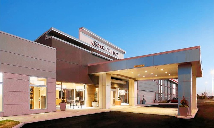Burr Ridge Hotel | Crowne Plaza Chicago SW - Burr Ridge, an IHG Hotel