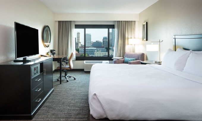 Pinch District Hotel | Crowne Plaza Memphis Downtown Hotel, an IHG Hotel