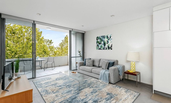 St. Leonards Apartment | Crows Nest - CLA26 - Clarke Street - Stylish Crows Nest Apartment with Balcony Overlooking Park