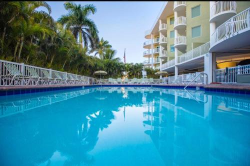 Treasure Island Apartment | Crystal Palms Resort Treasure Island Penthouse Unit 603