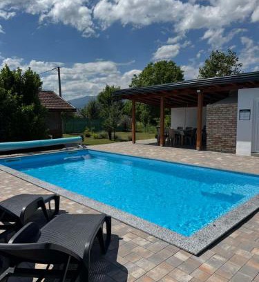 Mali Radic House | Crystal pool