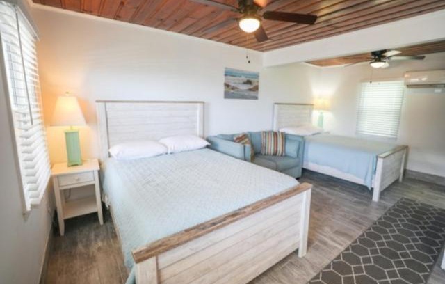 Kure Beach House | Crystal Shores Unit 3 - Irresistible Charming Beach Retreat villa