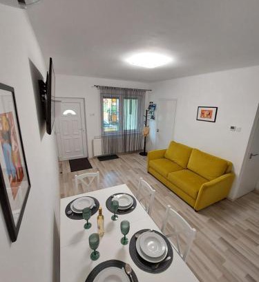 Zsorifurdo Apartment | Csalogány 19 Apartman