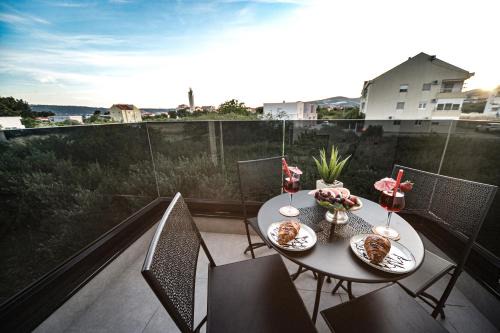 Kastel Stafilic Apartment | CUBE Residence