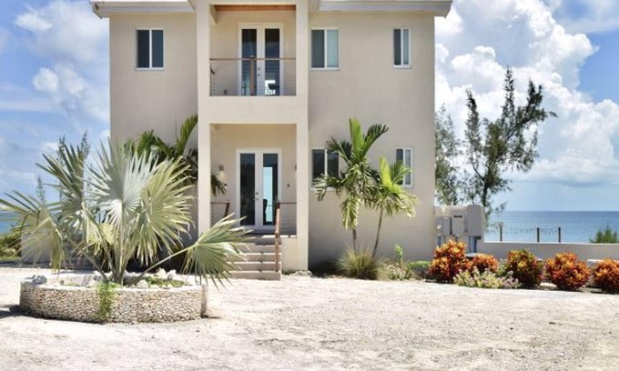 Governor's Harbour House | Cupid's Way by Eleuthera Vacation Rentals