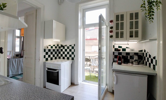 Altlerchenfeld Apartment | Cute Boho APT with Balcony