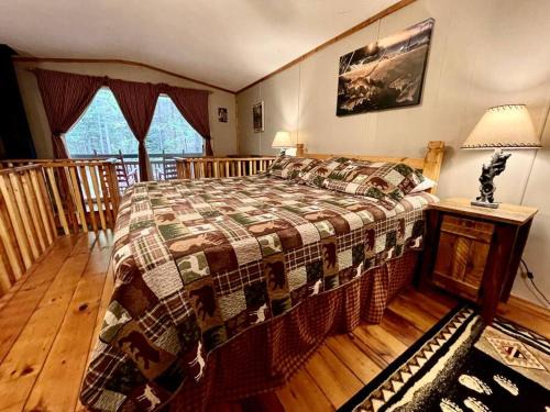 Helen House | Cute Cabin creek & Firepit #12