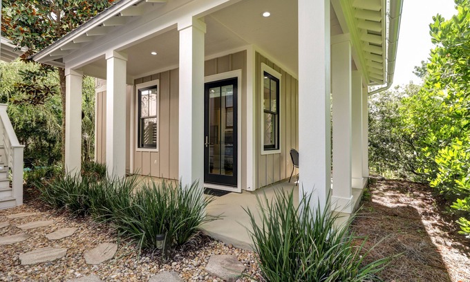 Santa Rosa Beach House | Cute little Cottage! Perfect Getaway! 2 Pools! SLEEPS 4 w/BEACH CHAIRS!