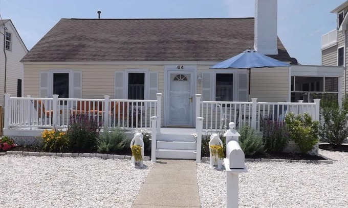 Avalon Cottage | Cute three bedroom cottage located just one and a half blocks from the beach