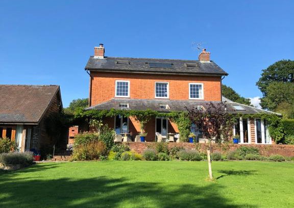 Tirabad Bed & Breakfast | Cwmllechwedd Fawr CYF