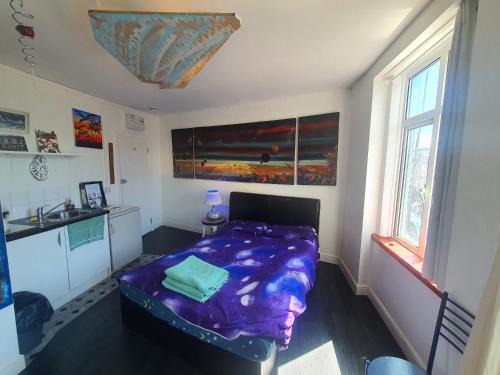 Camden Town with Primrose Hill Apartment | Cyber-Art studio in Camden