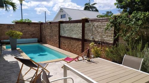 Sainte Marie Apartment | Dépendance calme 47m2 confortable, 10 min aéroport