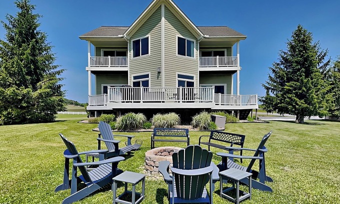 Waterfront Greens House | Dacha Verde | Luxe, Game Room, Hot Tub