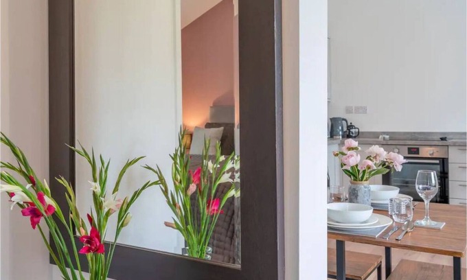 Mangotsfield House | Daffodil, Recently Converted Modern Barn, Cotswolds