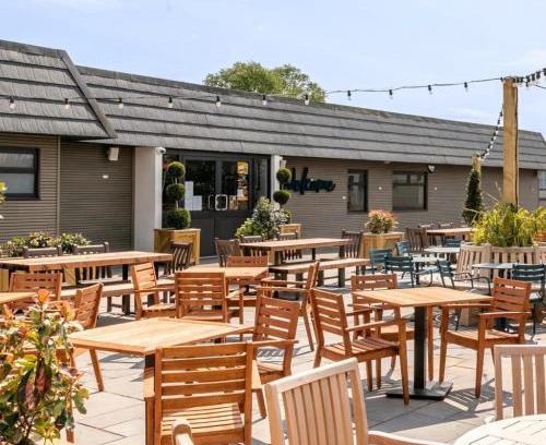 Wigton House | Daisy's Haven - Endless Pool, Tennis, Sky TV