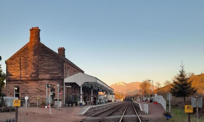 Stronmilchan House | Dalmally Railway Station, Loch Awe