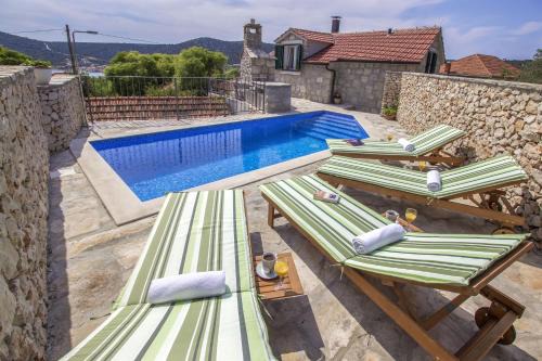 Vinisce House | Dalmatian stone Villa Burica