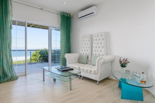 Trafalgar Hotel | Days At Sea Beach Lodge