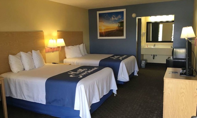 Crystal River Hotel | Days Inn by Wyndham Crystal River
