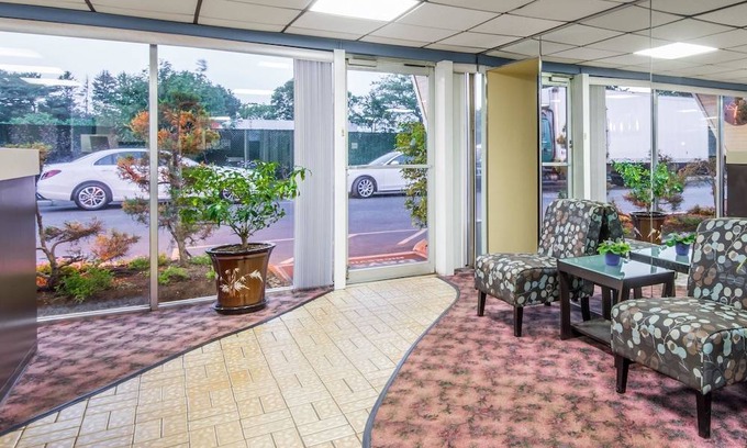 Hicksville Hotel | Days Inn by Wyndham Hicksville Long Island