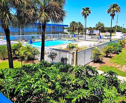 Titusville Hotel | Days Inn by Wyndham Titusville Kennedy Space Center