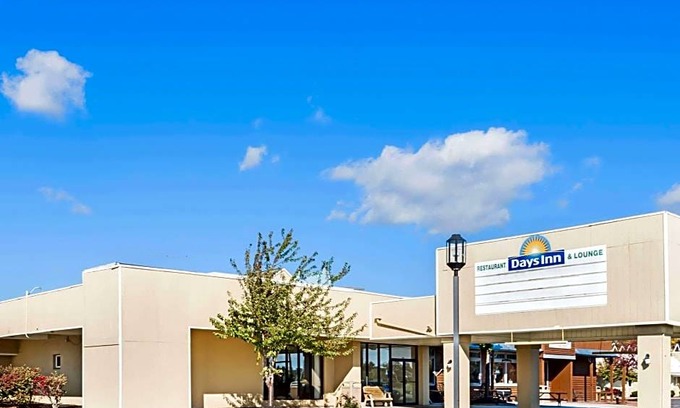 West Henrietta Hotel | Days Inn by Wyndham Henrietta/Rochester Area