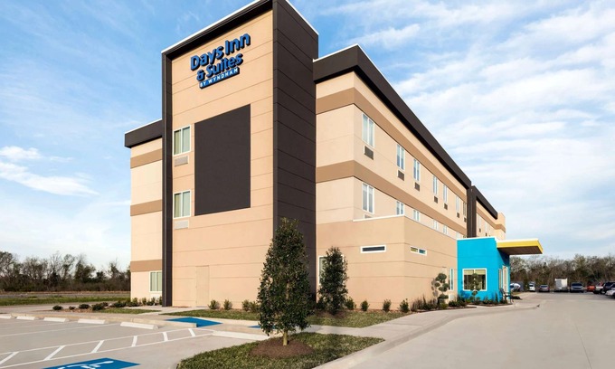 Beaumont Hotel | Days Inn by Wyndham Beaumont West I-10 Walden
